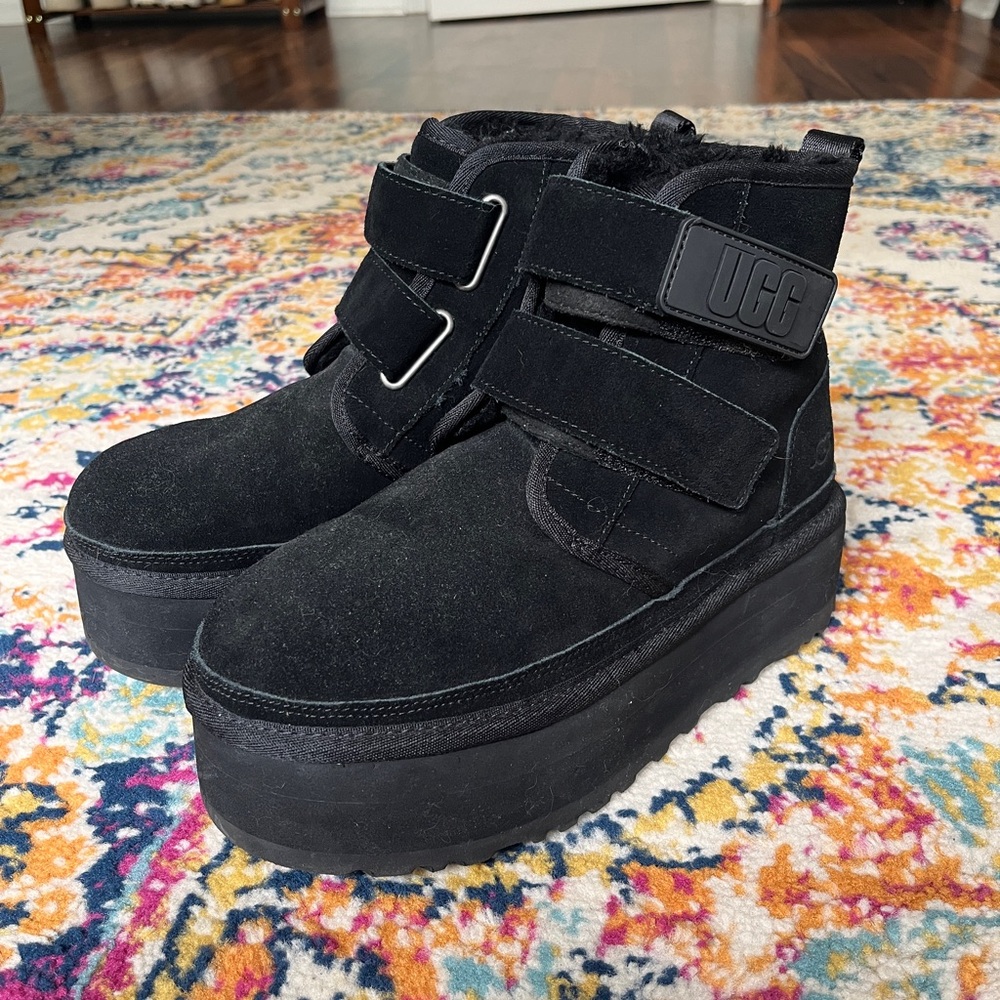 Womens UGG® Neumel Platform Chukka Boot - Black